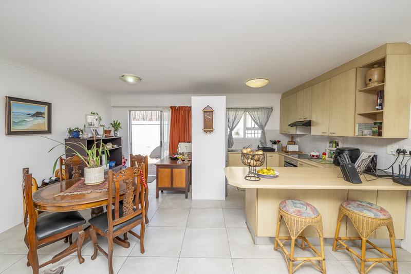 3 Bedroom Property for Sale in Uitzicht Western Cape